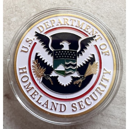 US IMMIGRATION & CUSTOMS ENFORCEMENT (ICE) Challenge Coin with velvet case - Picture 3 of 3