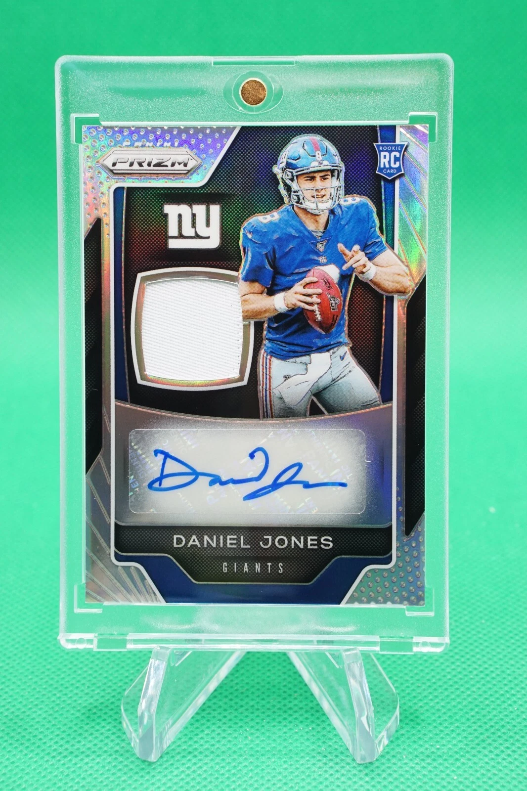 Daniel Jones Panini Prizm Rookie Patch Autographs #DJ Gold Prizm