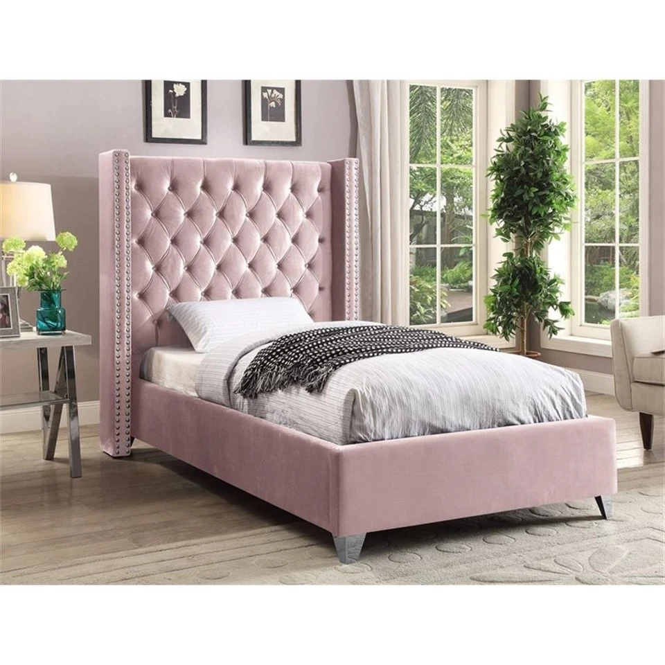 Cama de solteiro Meridian Furniture Aiden madeira maciça tufada veludo asa traseira rosa - Imagem 2 de 4