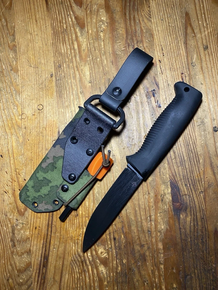 Peltonen Knives M07 Ranger Puukko Teflon, camo kydex sheath and Firestarter - Image 2 of 4