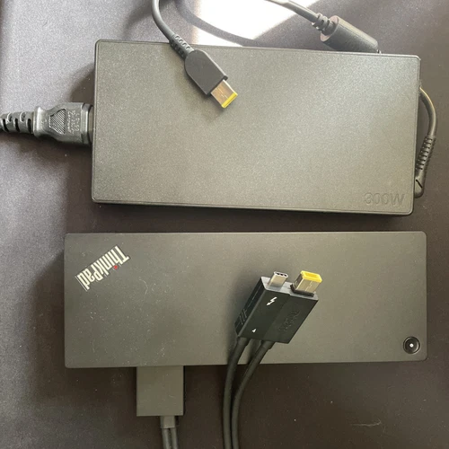 Lenovo ThinkPad Thunderbolt 4 Workstation Docking Station 40B00300UK)  