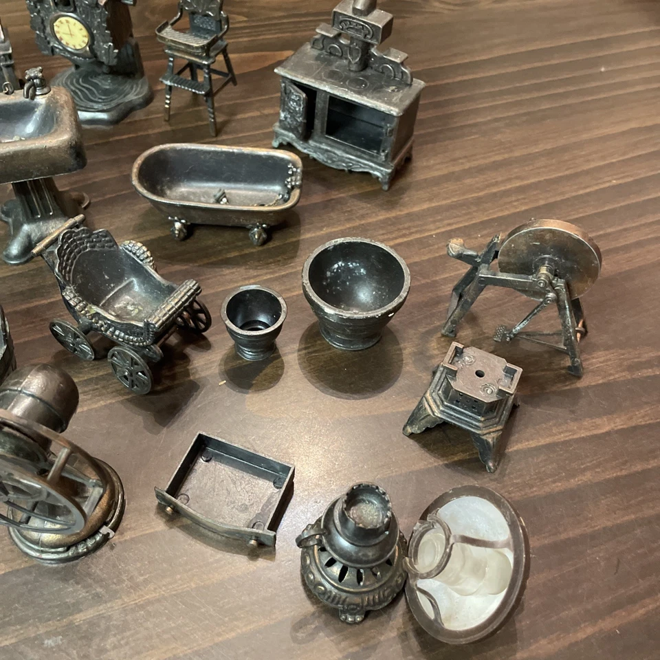 Lote De 24 Miniaturas De Metal De Colección Años 70 Durham Industries Casa De Muñecas Die Cast Foto 2 de 4