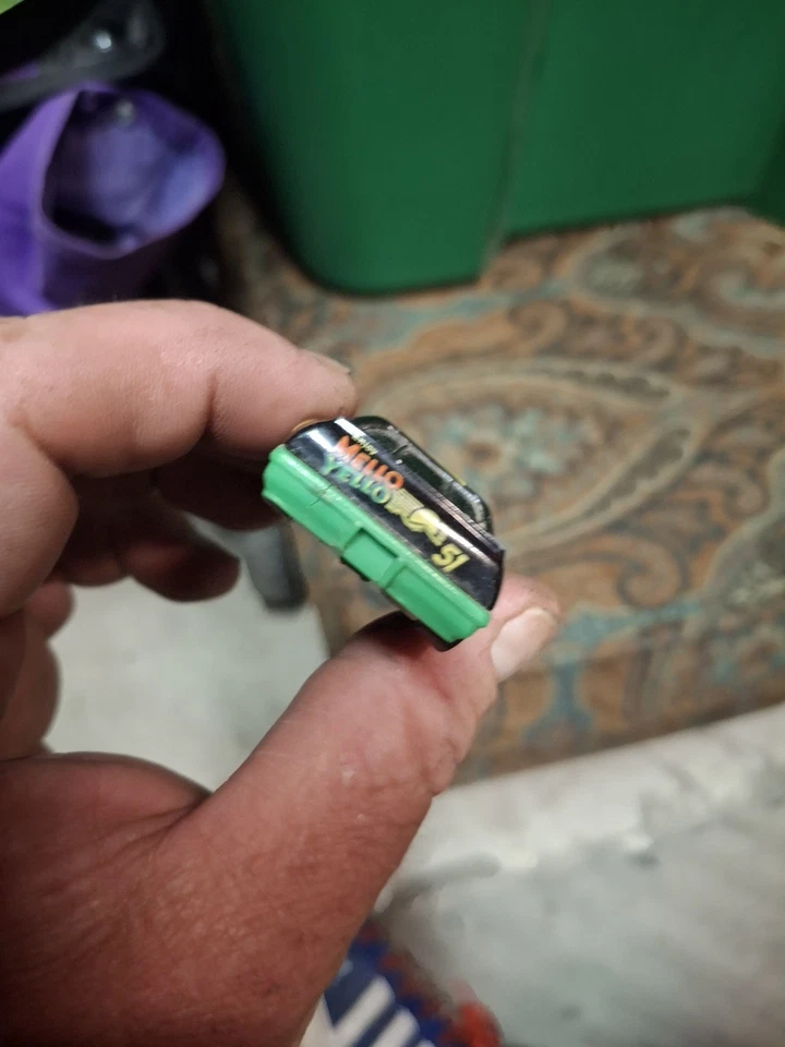 1990 Applause Days of Thunder # 51 Cole Trickle Mellow Yellow 1/64 Scale Nascar - Image 4 of 4