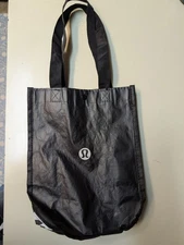 Lululemon Small Reusable Shopping Bag Black And White Logo Handles (1)