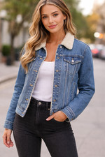 Levi  s Sherpa Lined Denim Trucker Jacket Womens Large Blue Jean Retro Western