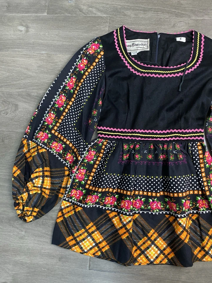 Vintage Young Edwardian Blk Velvet Mixed Patchwork Bohemian Dress By Arpeja Sz 5 - Image 2 of 4