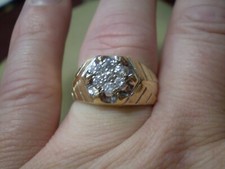 14K Yellow Gold Ladies Men's 7 Round Diamond Cluster Ring    8.4 Grams