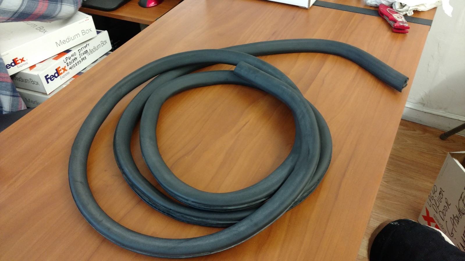 LAMBORGHINI MURCIELAGO LP640 DRIVER DOOR RUBBER GASKET OEM 