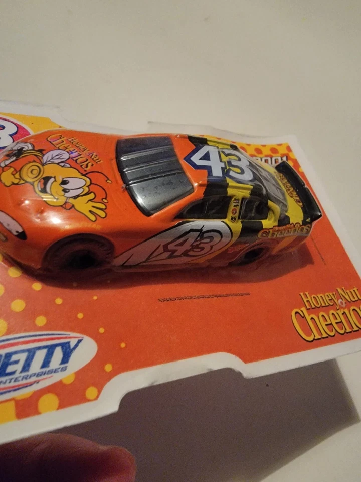 COCHE DE CARRERAS NASCAR HONEY NUT CHEERIOS #43 JOHN ANDRETTI PETTY MOTORSPORTS 1/64 Foto 4 de 4