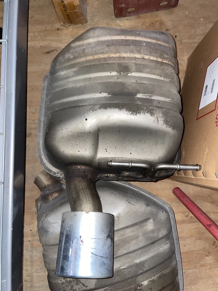 2004-2005 BMW 645Ci E63 E64 EXHAUST MUFFLER SET 7526181 (Both sides) - Image 2 of 4