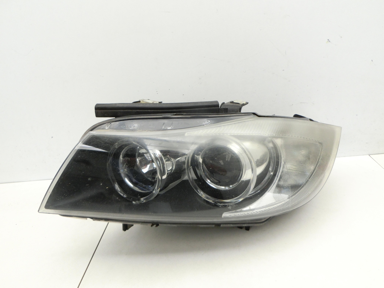 BMW E 90 330 D 05 09 Xenon Scheinwerfer Frontscheinwerfer links 