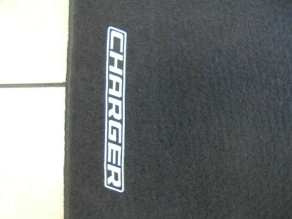 06-10 Dodge Charger Nuevo Premium Alfombrillas Gris Pizarra Oscuro Juego de 4 Mopar Foto 2 de 2