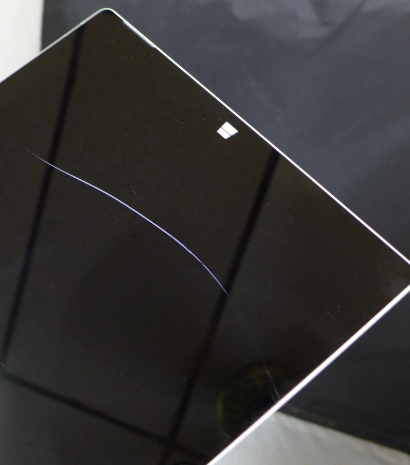 Microsoft surface pro 3, 13', Silver, i5, 8GB, 256GB- Touch doesn't work - Image 2 of 4