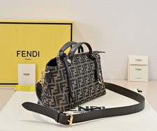 Borsa Fendi Forever Bauletto Tabacco in tela e pelle NUOVA 29x20x14 cm