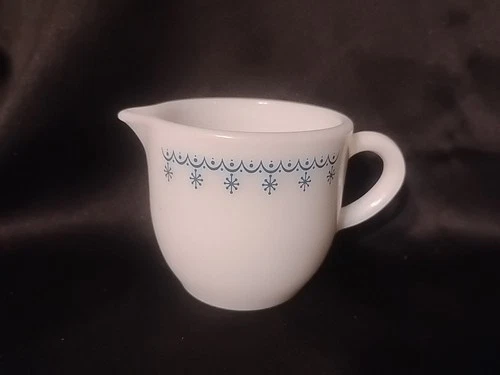 VTG Pyrex Corning Snowflake Creamer White Blue Milk Glass Kitchen Tableware
