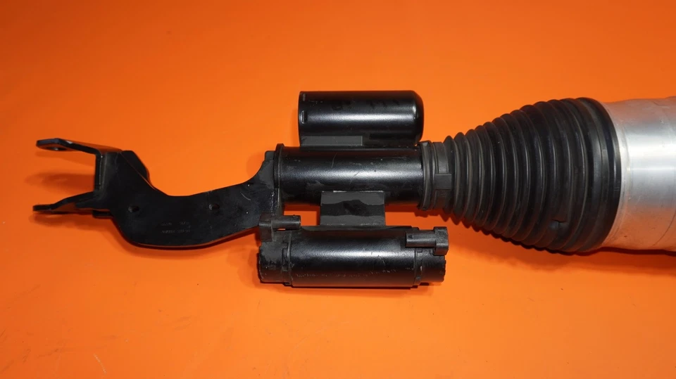 MERCEDES BENZ E300 AMORTIGUADOR AIRE PUNTAL DERECHO DELANTERO 2017 2018 2019 A2133203601 OEM Foto 4 de 4