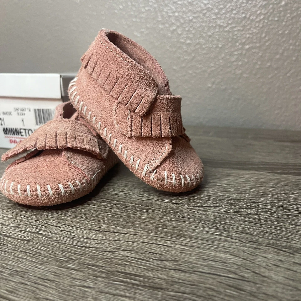 Minnetonka MOCASINES 1121 Infantes Niño Pequeño Talla 1 Correa Frontal Botín Rosa Gamuza Foto 4 de 4