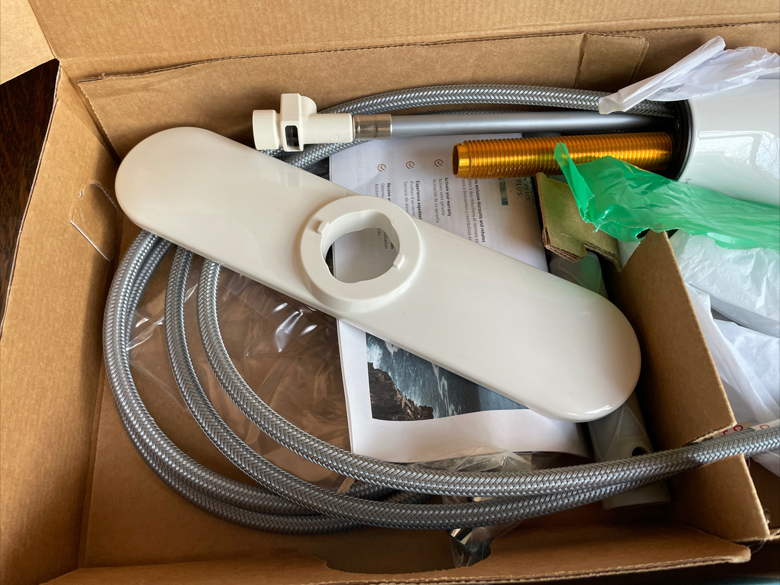 Moen CA87316W Renzo OneHandle Low Arc Pullout Kitchen Faucet White eBay