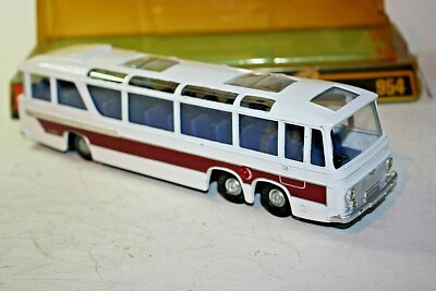 Dinky 954 Vega Major Luxury Coach, VNM in Original Bubble Pack