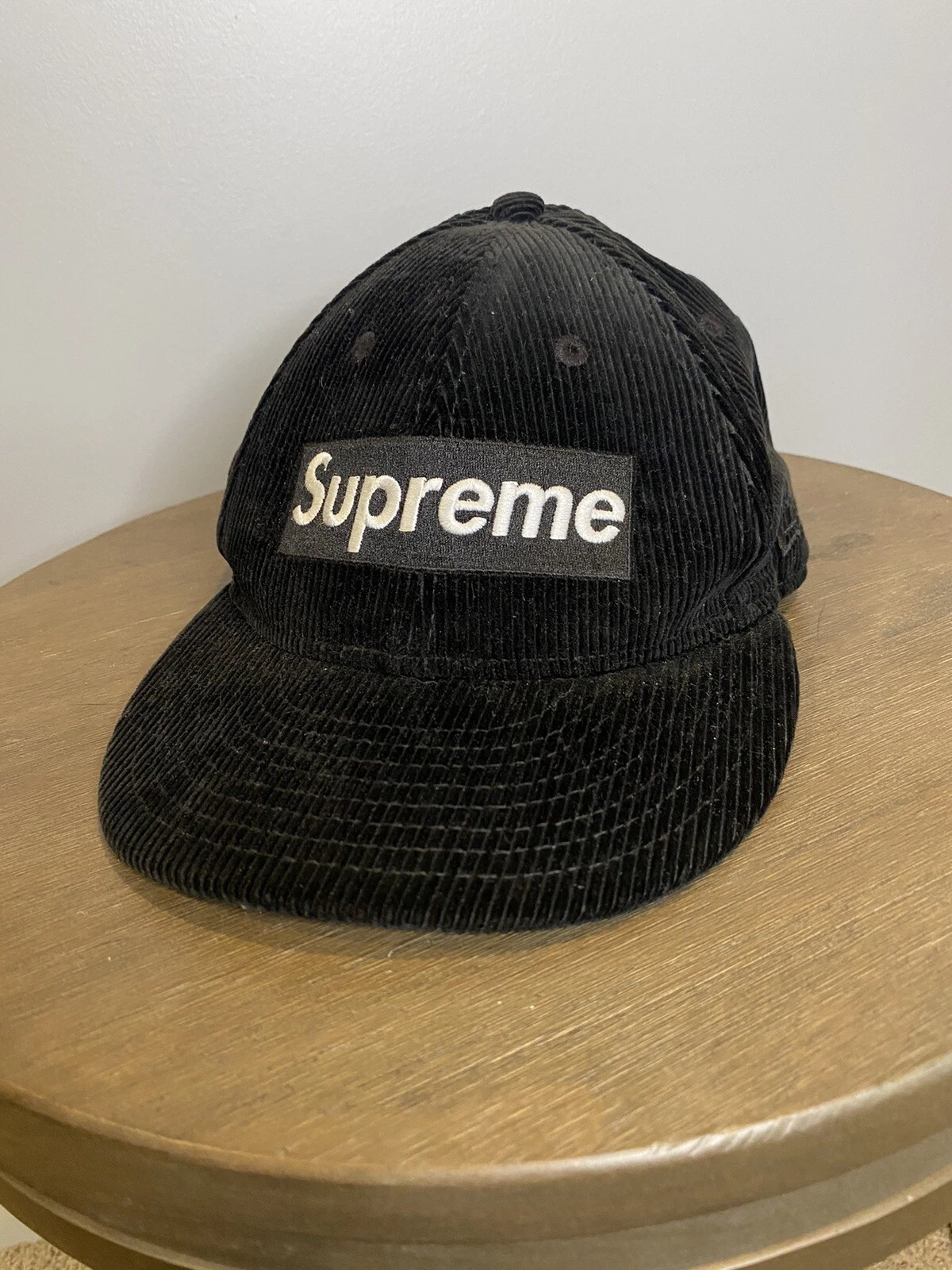 Casquette chapeau corduroy Supreme New Era noir 6 panneaux 7 1/4 boîte BOGO logo FW15