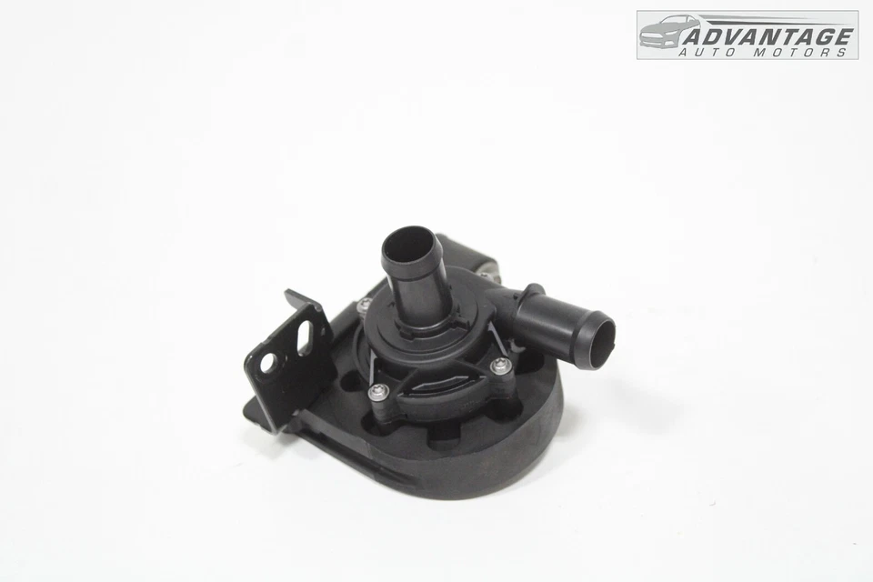 Chevrolet Trax 2024 HVAC AC CALENTADOR REFRIGERACIÓN BOMBA DE AGUA AUXILIAR 42795010 OEM Foto 2 de 4