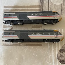 Hornby Inter City 125 HST Swallow Livery 2 piece set super condition 