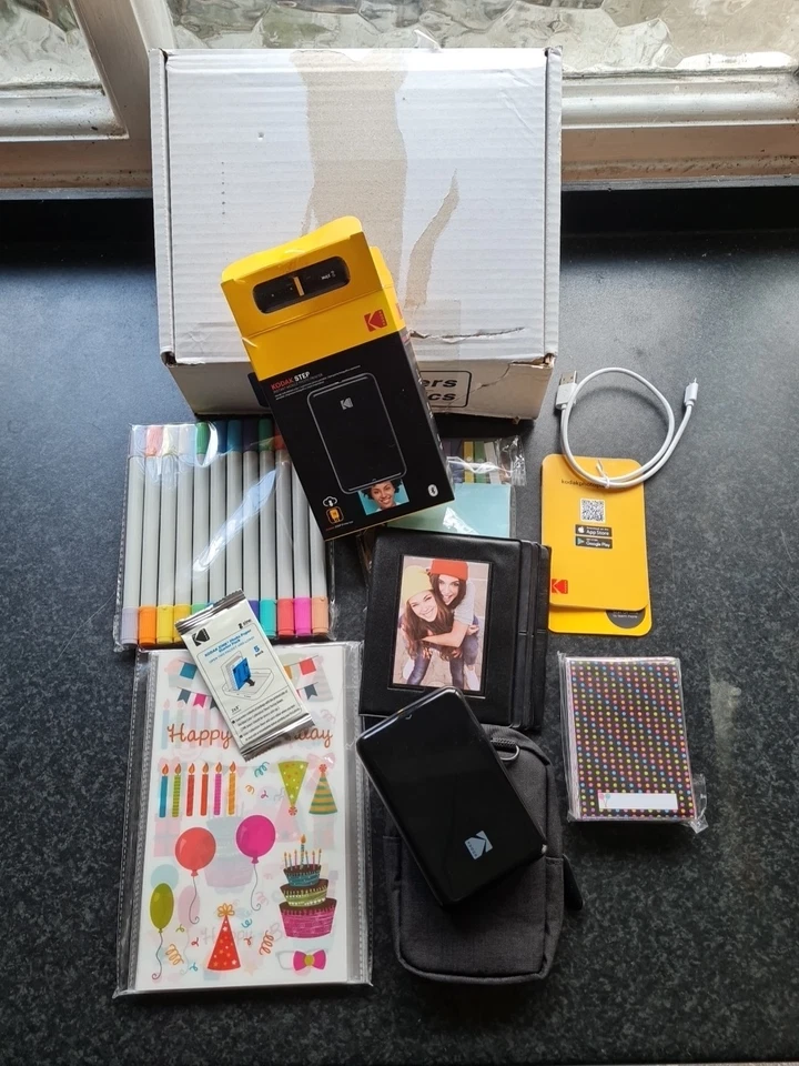 KODAK Step Instant Printer BUNDLE Wireless Mobile Photo Printer iOS & Android - Image 3 of 4