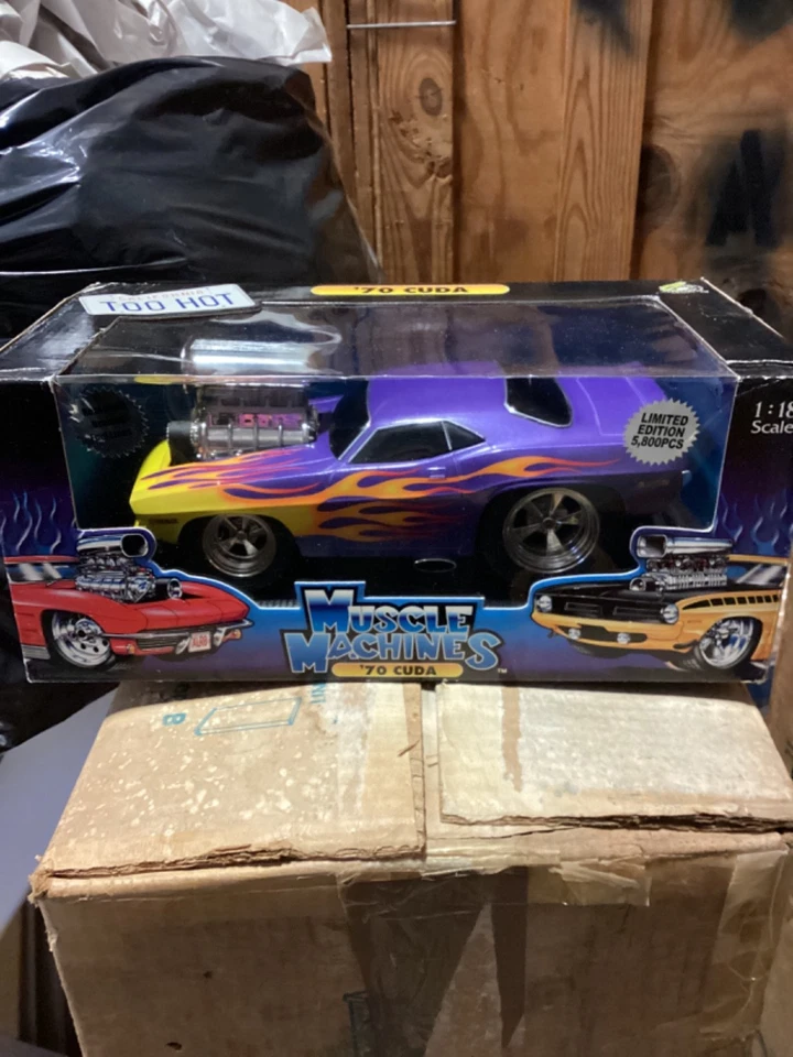 Muscle Machines 1:18 1970 Cuda Too Hot - With Box Excellent Condition - Image 4 of 4
