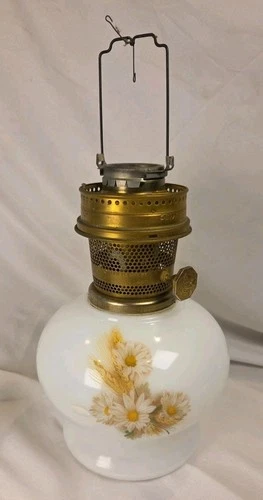 Vintage ALADDIN KEROSENE OIL LAMP MODEL #23, Milk Glass Daisy Wheat Design