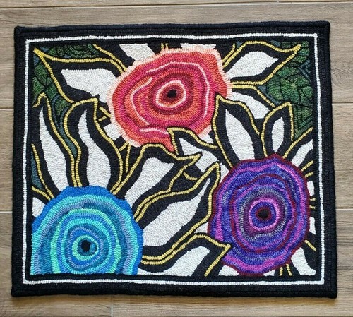 RUG HOOKING CRAFT PAPER PATTERN Three Blooms ABSTRACT Primitive FOLK ART Karla G - Picture 8 of 9