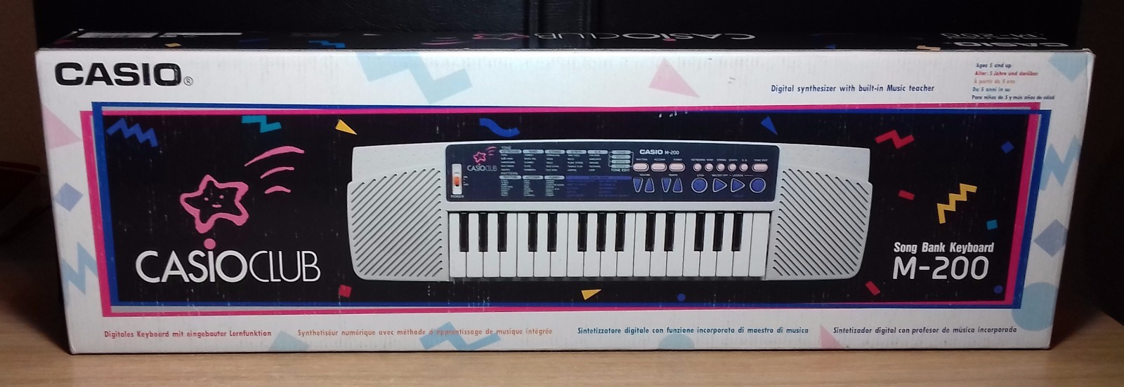 CASIO CLUB M-200 - SONG BANK ELECTRONIC KEYBOARD - NEW NEW O