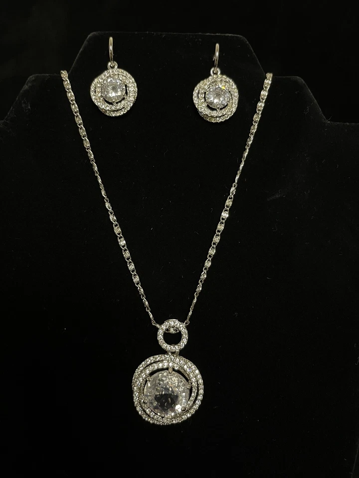 Jewelry Set Necklace Earrings Silver-Tone Clear Stones New - Image 4 of 4