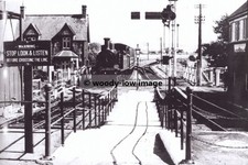 RP00113 - Isle of Wight - Merstone Railway Station - photo 6x4