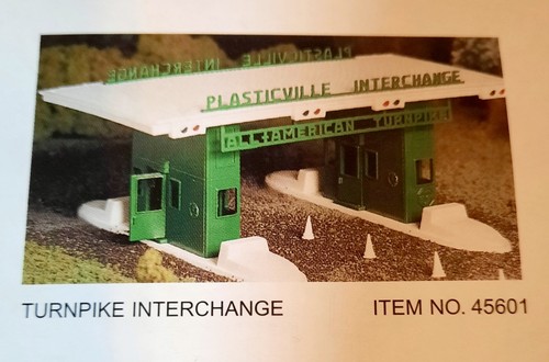 Bachmann Plasticville USA No.45601 Turnpike Interchange Classic Building Kit - Picture 2 of 8