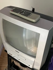 Magnavox 13" Inch MWC13D5 Retro Gaming CRT TV DVD Player Combo with Remote Works