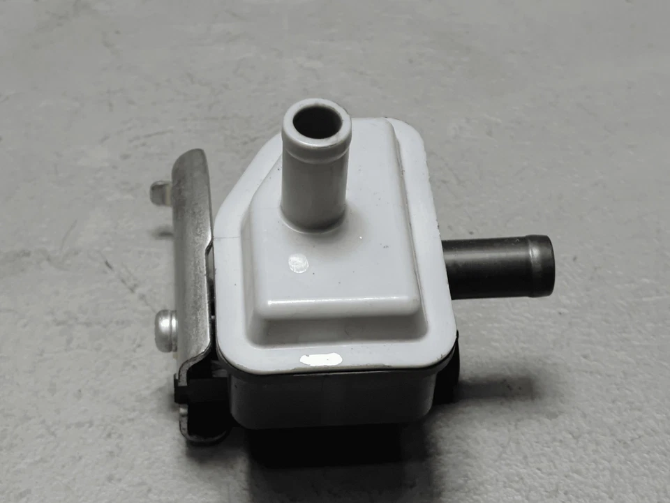 2018-2024 Toyota Camry 2.5L Vapor Canister Purge Solenoid OEM - Image 3 of 4