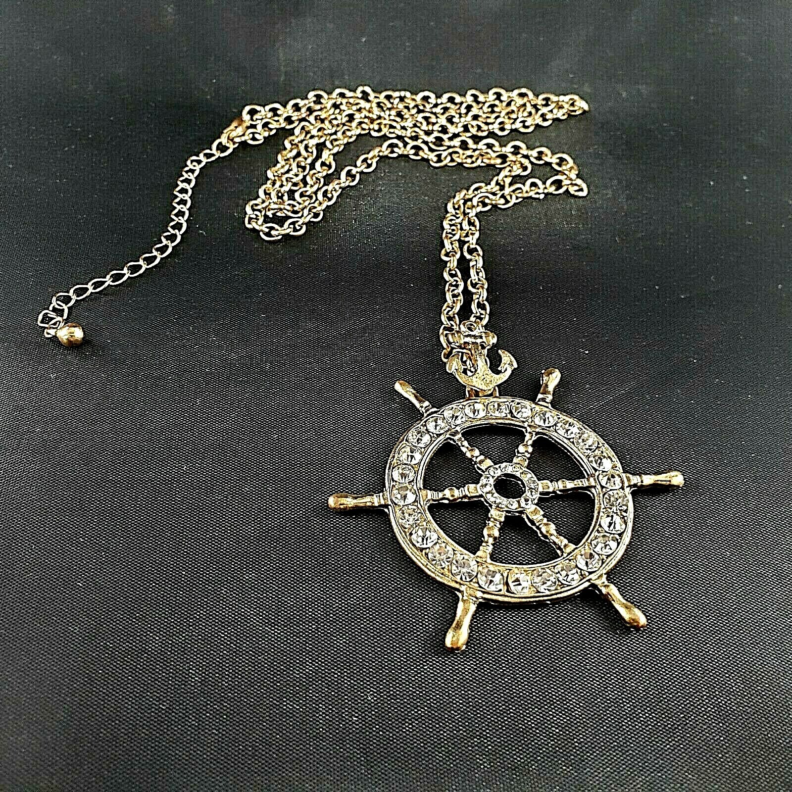 Foto 1 di 4