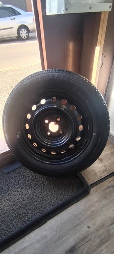 Rueda Completa a Estrenar Bridgestone B390 Toyota Corolla Llanta Num 2150649 - Imagen 2 de 10