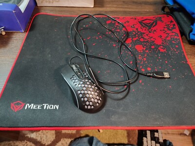 Aula T650 Multicolor Lights Wired Gaming Mouse Black USB & Meetion LG mouse pad