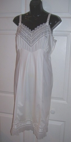 Women's Vintage White Lingerie Slip Knee Length Size 36 Lace & Pleated Hemline - Picture 4 of 9