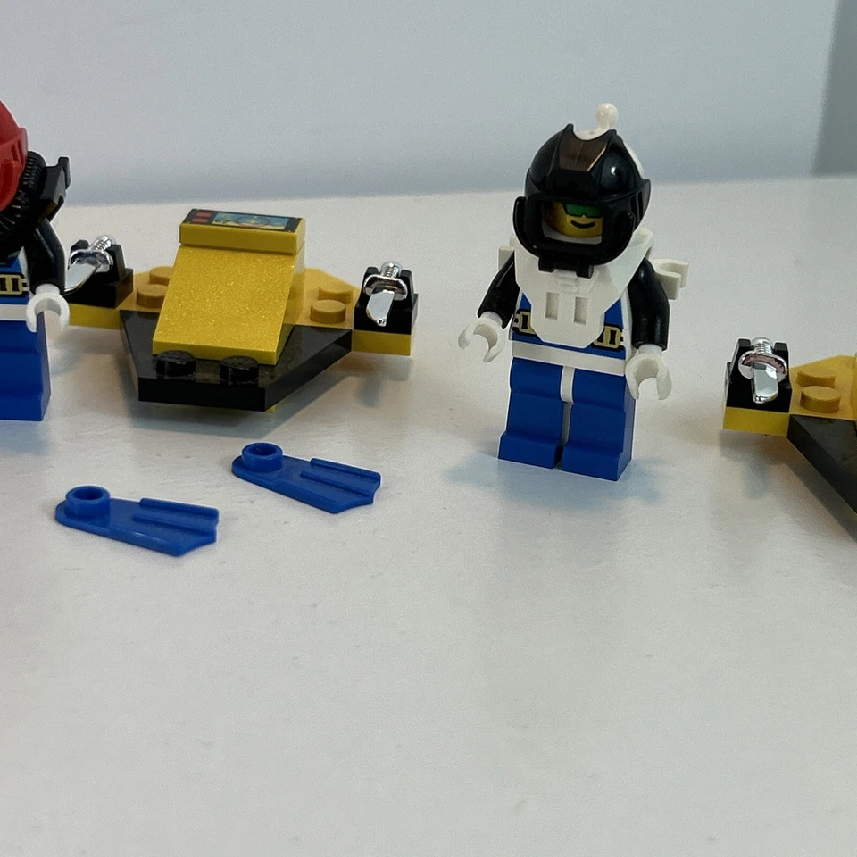 Lote de 3 Minifiguras Lego Aquazone Aquanauts Con Accesorios Aleta Armas Foto 4 de 4