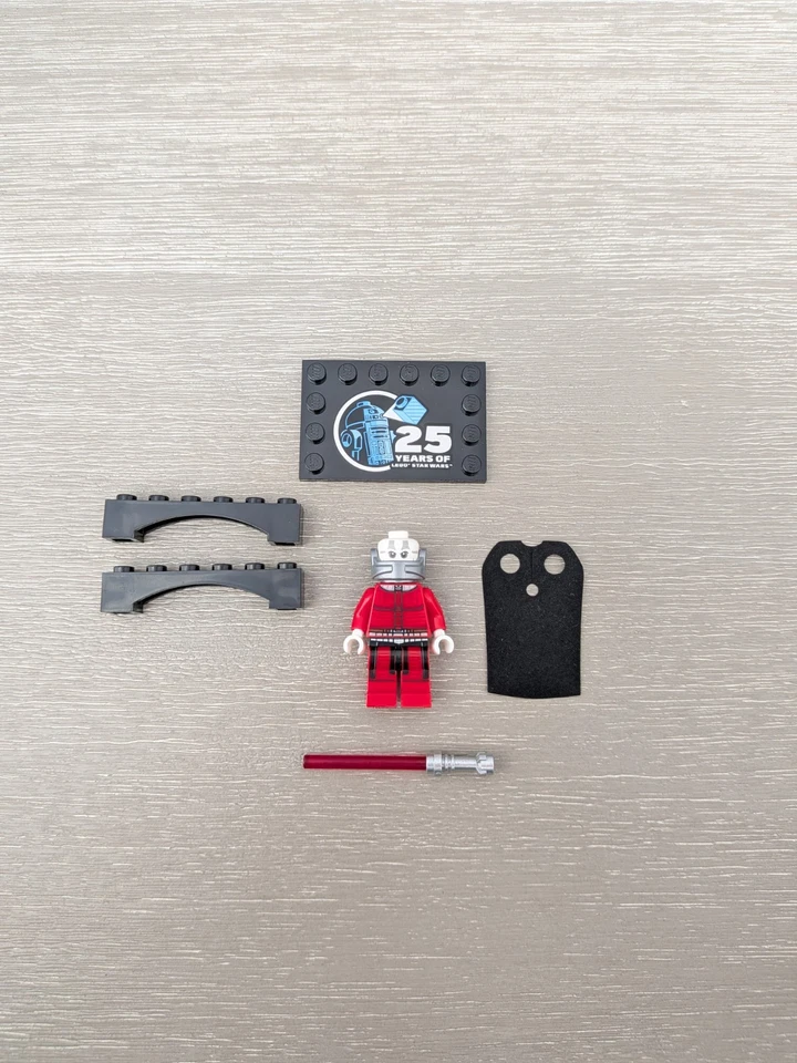 LEGO Star Wars 25th Anniversary Minifigure Lot of 7 New w/ Stands & Accessories - Image 3 of 4