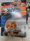 Hot Wheels Racing 1:64 NASCAR 2001 Pit Board UAW-Delphi #25 Diecast — photo 1