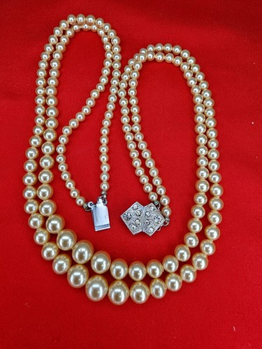 Collar de perlas de doble hilo MARVELLA broche de diamantes de imitación 16"" de largo vintage