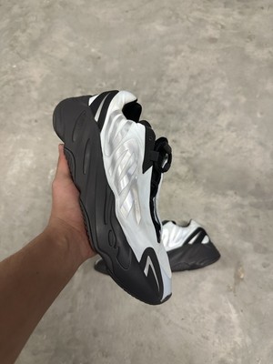 Size 9.5 - adidas Yeezy Boost 700 MNVN Blue Tint 2021 | eBay display picture 3