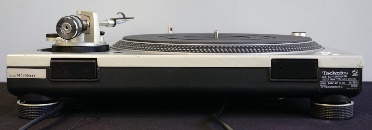 TECHNICS sl1200mk3d ① Technics SL-1200 MK3D Silver Pair Direct Drive DJ Turntables