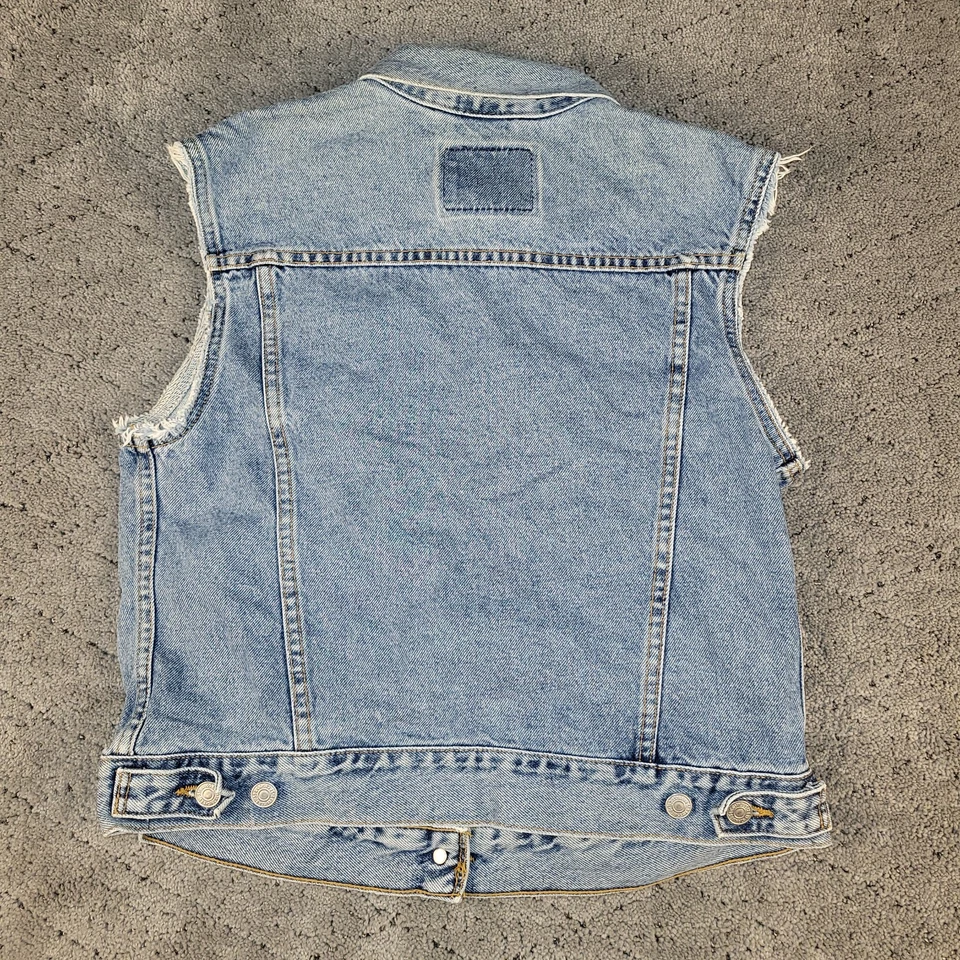 Vintage Levis Denim Jean Vest Medium Blue Trucker Retro 90s Biker 77434-0220 - Image 2 of 4