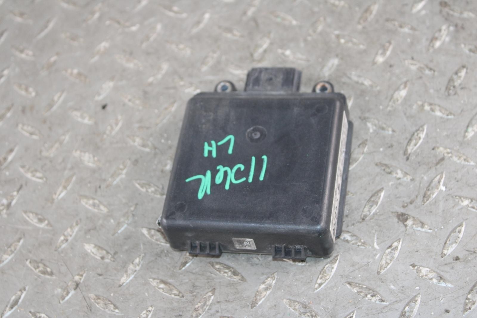 Maserati Ghibli 2014-2021 LEFT Body control module P/N 0670033078