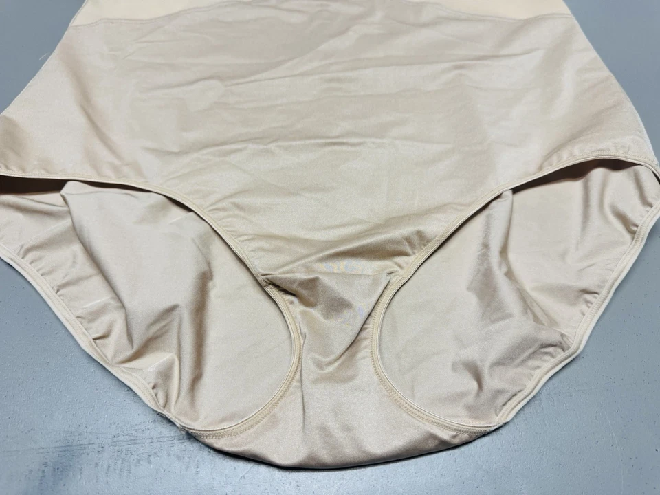 Braguita adelgazante Cacique Plus 22/24 totalmente suave cintura alta beige Foto 3 de 4