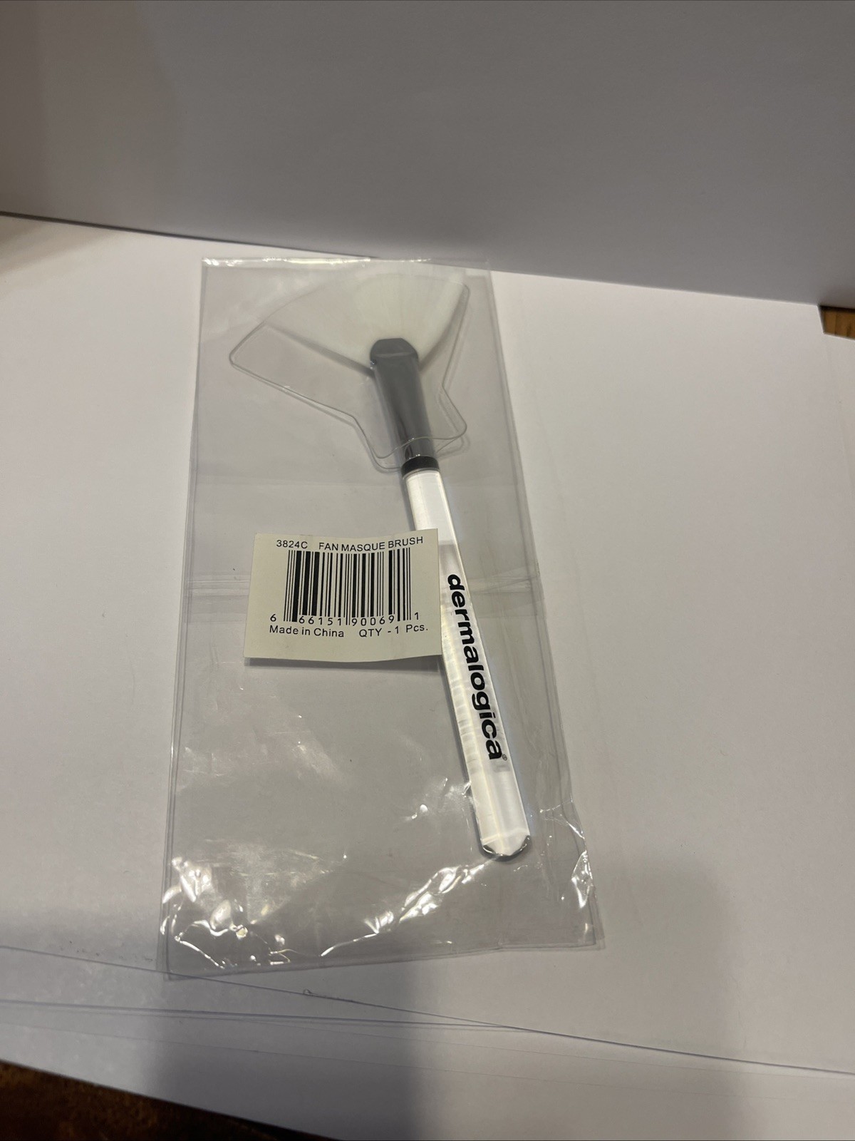 NEW Dermalogica Flat Fan Masque Brush Makeup Highlighter 